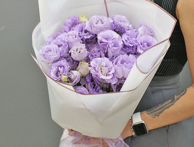 Bouquet of purple eustoma "Purple cloud" photo