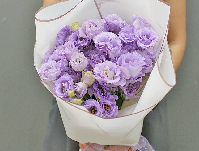Bouquet of purple eustoma "Purple cloud" photo