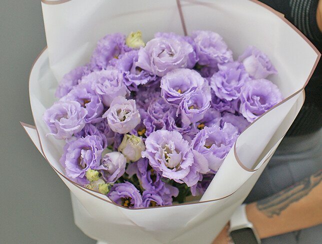 Bouquet of purple eustoma "Purple cloud" photo