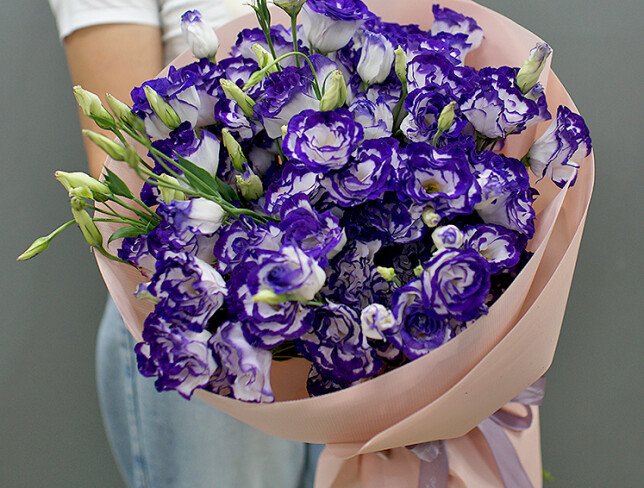 Buchet din 15 eustoma alb-violet foto