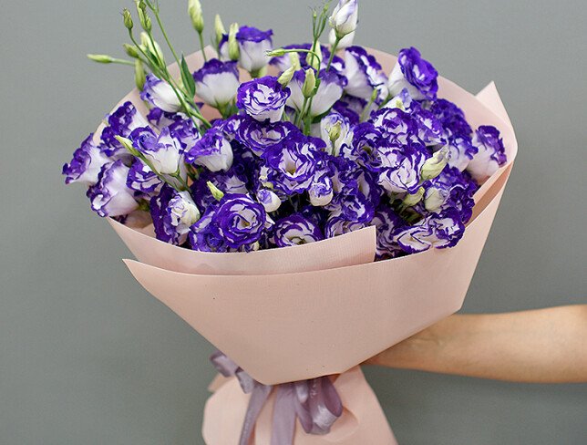 Buchet din 15 eustoma alb-violet foto