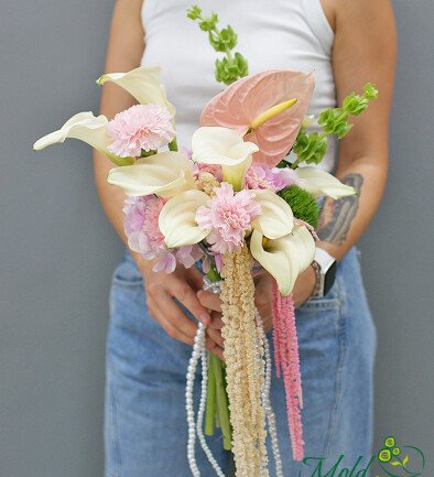 Buchet de mireasa din cale albe, anthurium, hortensie si amarant foto 394x433