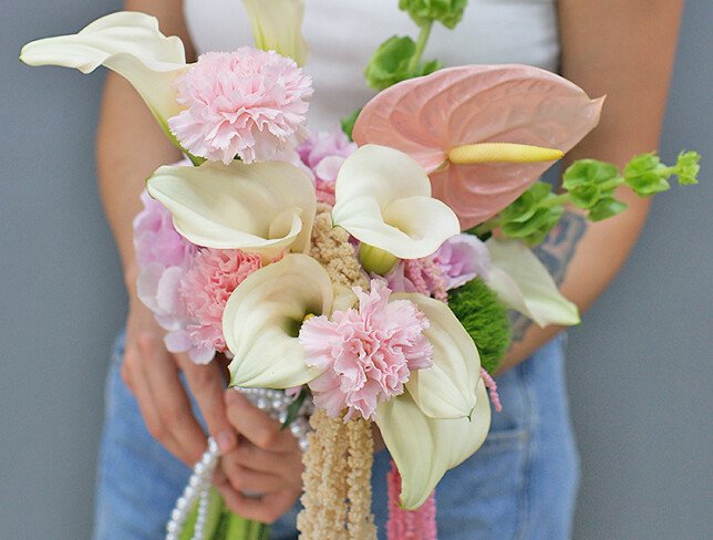Buchet de mireasa din cale albe, anthurium, hortensie si amarant foto