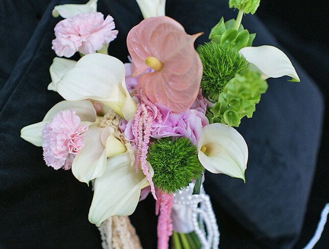 Buchet de mireasa din cale albe, anthurium, hortensie si amarant foto
