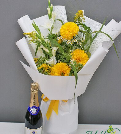 Set: Buchet din floarea-soarelui, gladiole si romanite si Vin spumant brut alb Cricova 0,75 l foto 394x433