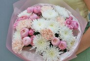 Bouquet of chrysanthemums, dianthus and Silva Pink roses “Sweet Harmony” — photo 4
