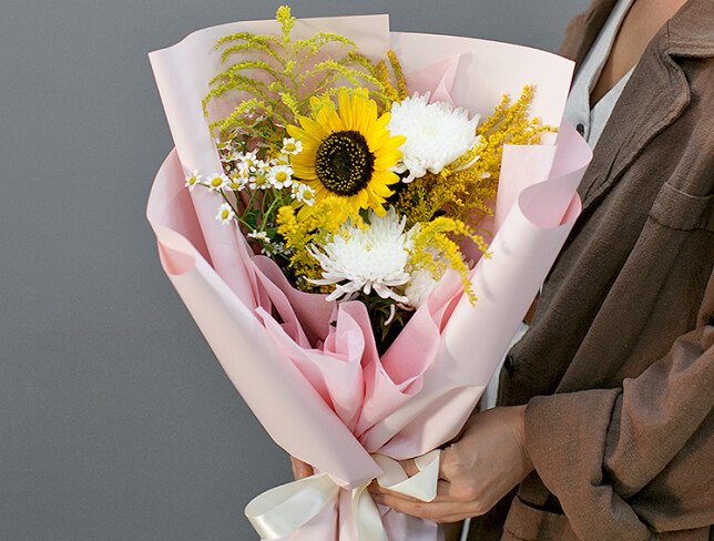 Bouquet "Smile of the Sun" photo