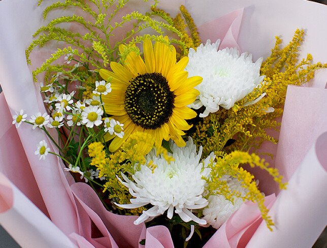 Bouquet "Smile of the Sun" photo