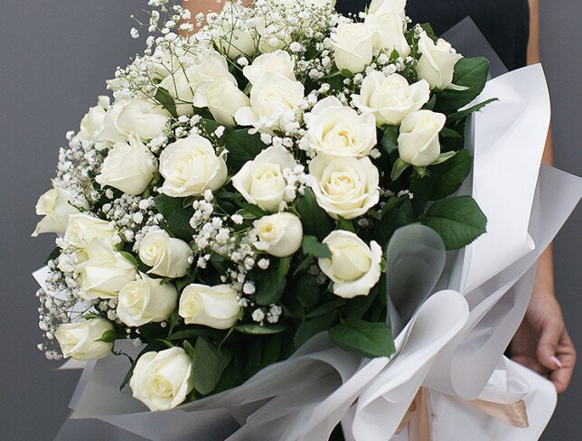 Bouquet of white roses and gypsophila "Beauty Inspiration" photo