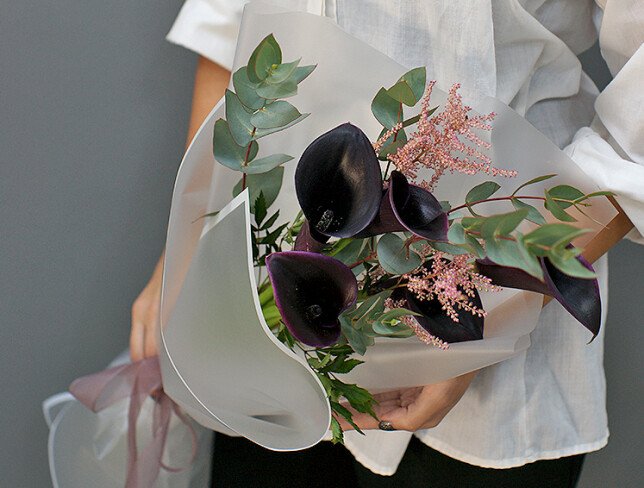 Buchet din cale „Accent negru” foto