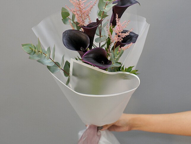Buchet din cale „Accent negru” foto