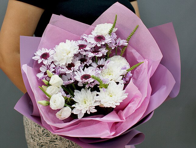 Buchet din crizanteme si dianthus albi „Sentimente calde” foto