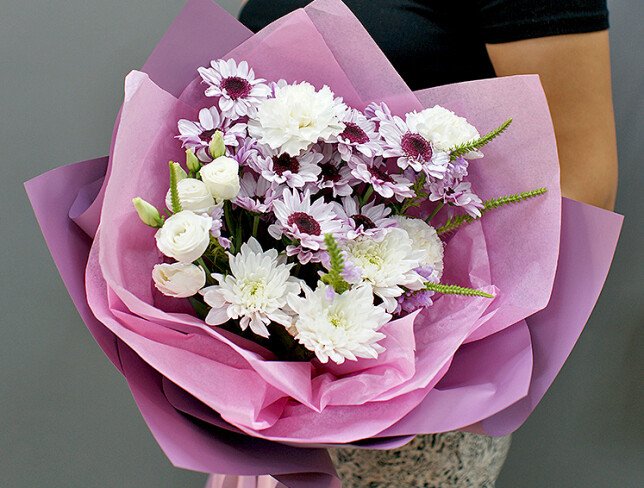 Buchet din crizanteme si dianthus albi „Sentimente calde” foto