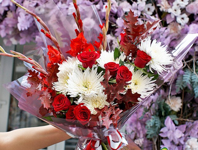 Bouquet with roses, chrysanthemums and maple leaves “Autumn Enigma” photo