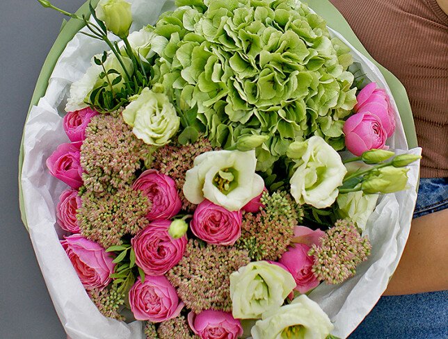 Букет из зеленой гортензии и роз Silvia Pink Фото