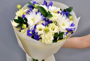 Buchet cu iriși, eustoma și crizanteme „Armonia cerului” — foto 1