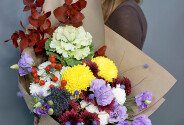 Bouquet of multicolored chrysanthemums and eustoma "Autumn Accent" — photo 1