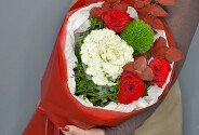 Buchet din trandafiri roșii „Contraste de gingășie” — foto 2