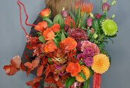 Bouquet of orange roses, chrysanthemums, and celosia "Autumn Sunset" — photo 2