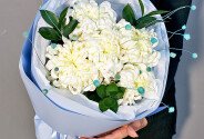 Bouquet of white chrysanthemums Vienna "White Accent" — photo 3