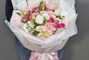 Bouquet of spray roses and eustomas "Flower Symphony" — photo 1