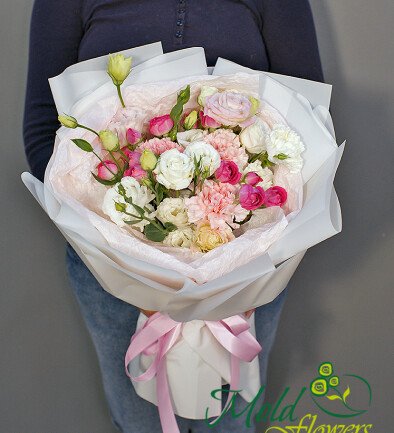 Buchet din trandafiri de tufa si eustoma „Simfonia florilor” foto 394x433