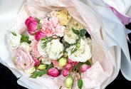 Bouquet of spray roses and eustomas "Flower Symphony" — photo 3