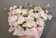 Цветочная композиция из хризантем и розовых лилий — фото 1