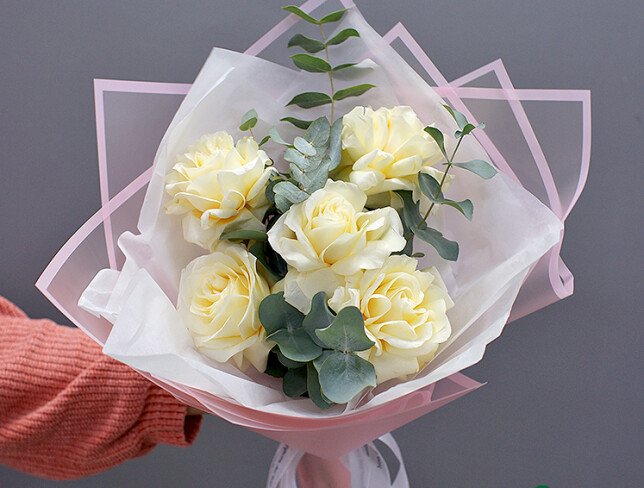 Buchet din trandafiri olandezi albi „Candlelight” — foto 3