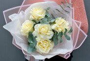 Buchet din trandafiri olandezi albi „Candlelight” — foto 1