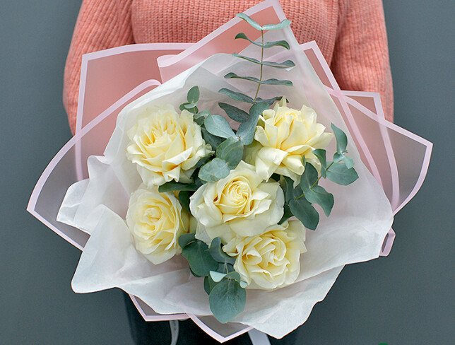 Buchet din trandafiri olandezi albi „Candlelight” — foto 4