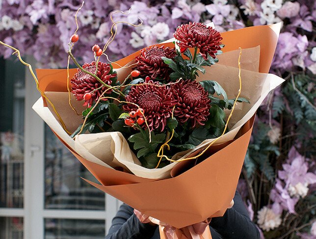 Buchet cu crizanteme bordo "Apus de noiembrie" foto
