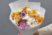 Bouquet of multicolored chrysanthemums “Autumn Warmth” — photo 1