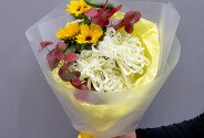 Bouquet of sunflowers, white chrysanthemums and bamboo — photo 4