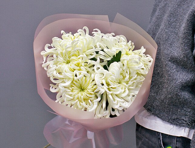 Bouquet of 5 white Vienа chrysanthemums — photo 4