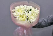 Bouquet of 5 white Vienа chrysanthemums — photo 1
