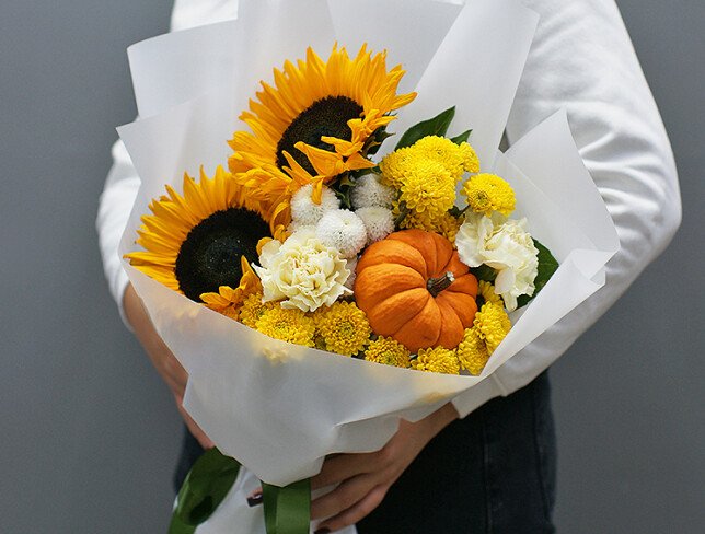 Buchet cu floarea-soarelui si bostan decorativ „Gustul toamnei” foto