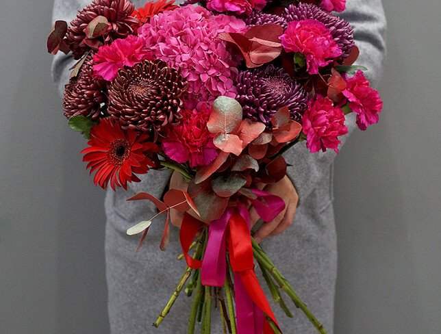 Bouquet of pink hydrangea and pompon chrysanthemums Bigoudi — photo 2