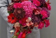Bouquet of pink hydrangea and pompon chrysanthemums Bigoudi — photo 3
