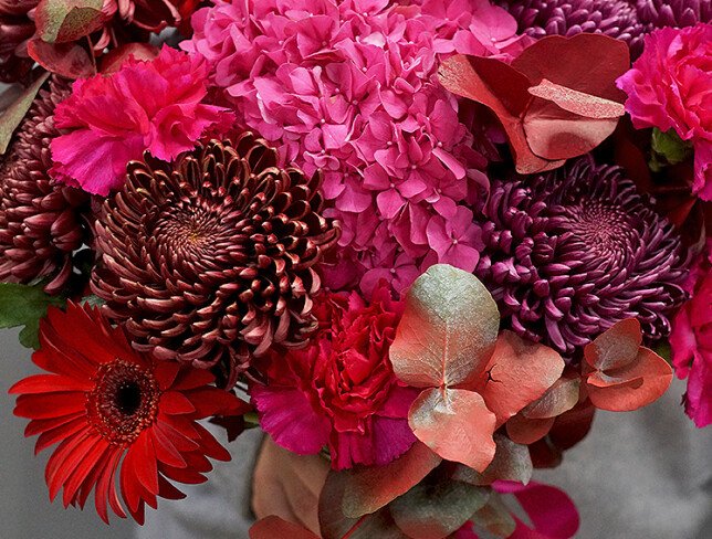 Bouquet of pink hydrangea and pompon chrysanthemums Bigoudi — photo 4
