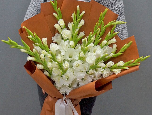 Buchet din 15 gladiole albe foto