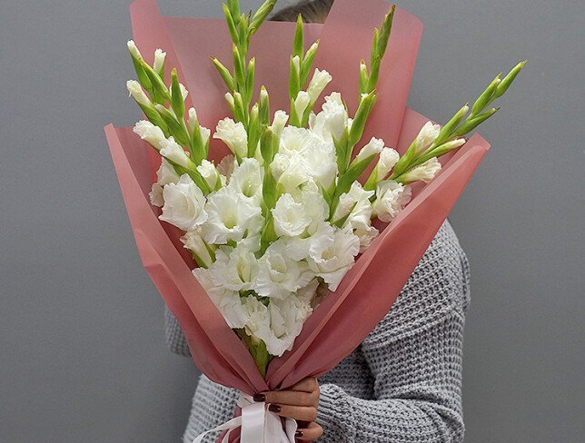 Buchet din 9 gladiole albe foto