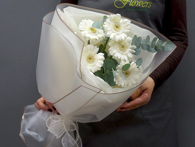 Bouquet of white gerberas and eucalyptus “White Smile” photo