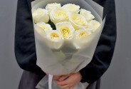 Buchet din 11  trandafiri albi „Candlelight” — foto 1
