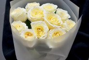 Buchet din 11  trandafiri albi „Candlelight” — foto 2