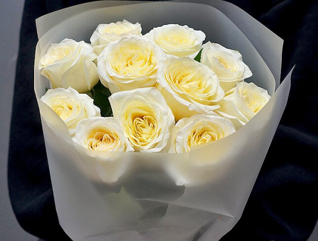Buchet din 11  trandafiri albi „Candlelight” — foto 2