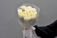 Buchet din 11  trandafiri albi „Candlelight” — foto 4