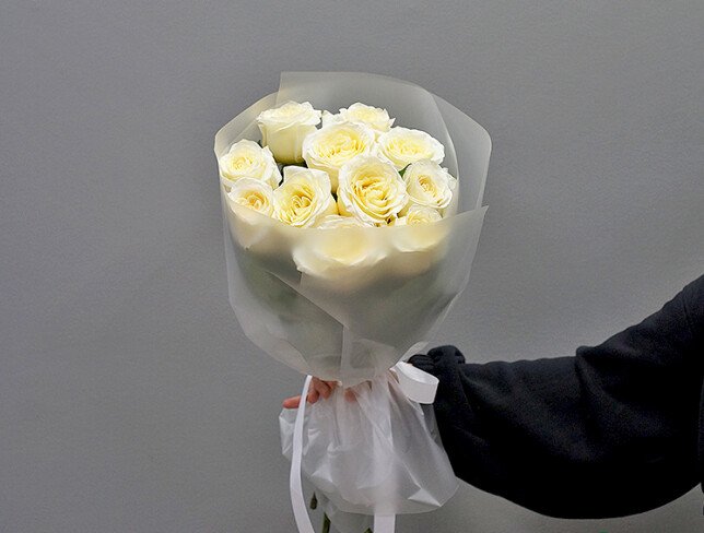 Buchet din 11  trandafiri albi „Candlelight” — foto 4