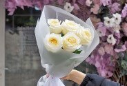 Buchet din 5 trandafiri albi "Candlelight" — foto 5