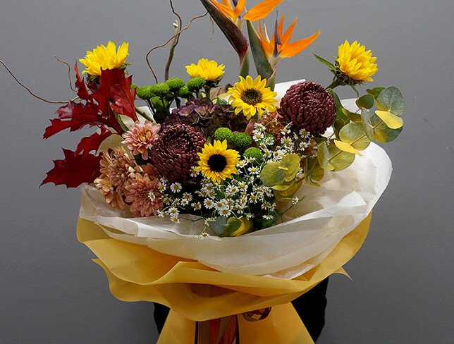 Buchet cu strelitzia, floarea soarelui si crizanteme Bigoudi " Rasarit tropical" — foto 2
